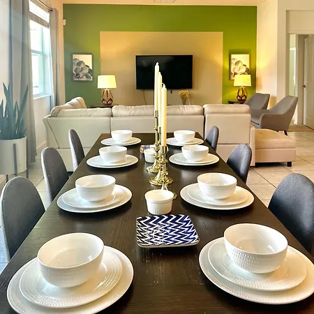 Heated Pool Vacation Villa, Theme Room, Gated Community Near Disney, Sleeps 12!